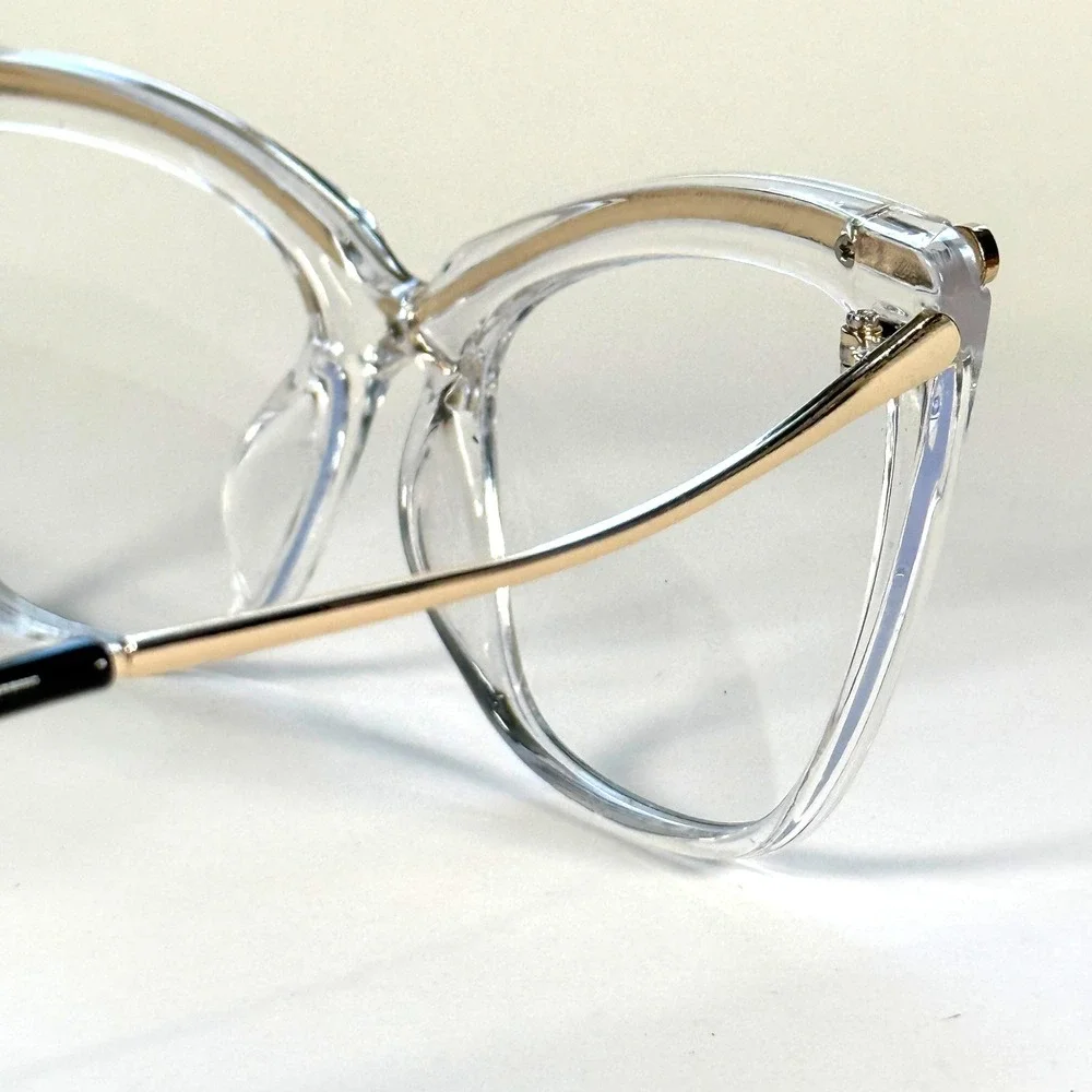 Unbranded W68064 Cat Eye Eyeglasses Frame Only 54-19-142 Clear Gold Full Rim